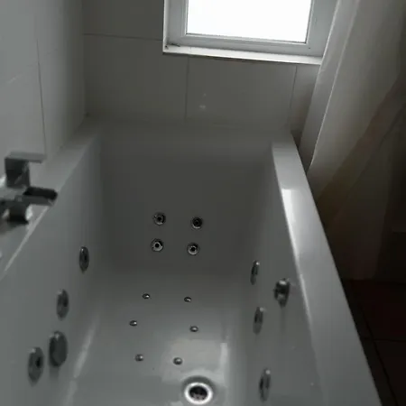 Apartment Long Term / Contractors / Discounts /free Parking Bristol