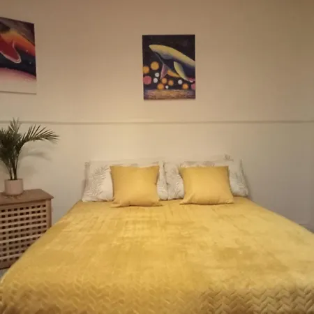 Long Term / Contractors / Discounts /free Parking Apartman