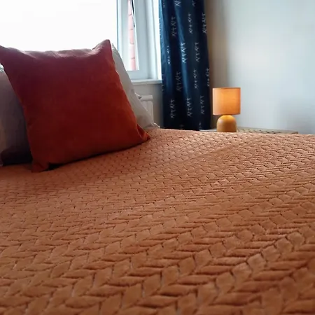 Apartment Long Term / Contractors / Discounts /free Parking